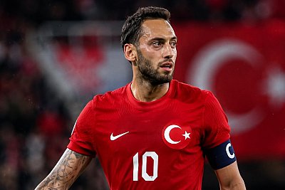 Chivu przekonał Calhanoglu do pozostania w Interze mimo braku nowego kontraktu
