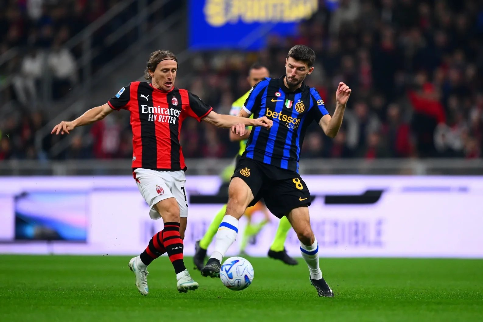 Milan wygrywa derby Mediolanu z Interem 3:1 na San Siro